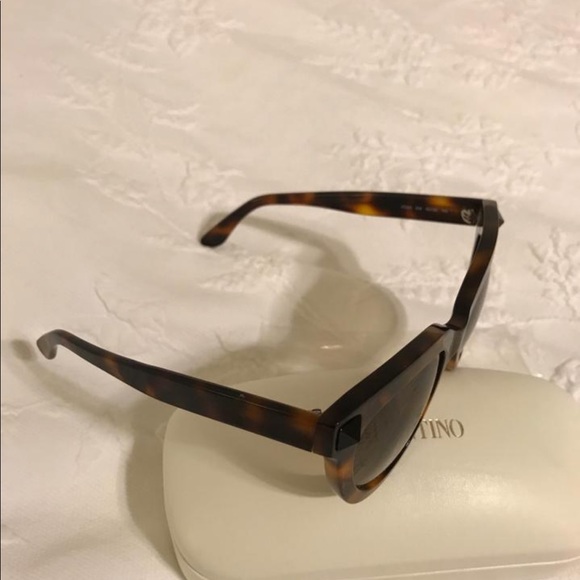 Valentino sunglasses brand new. main image 4